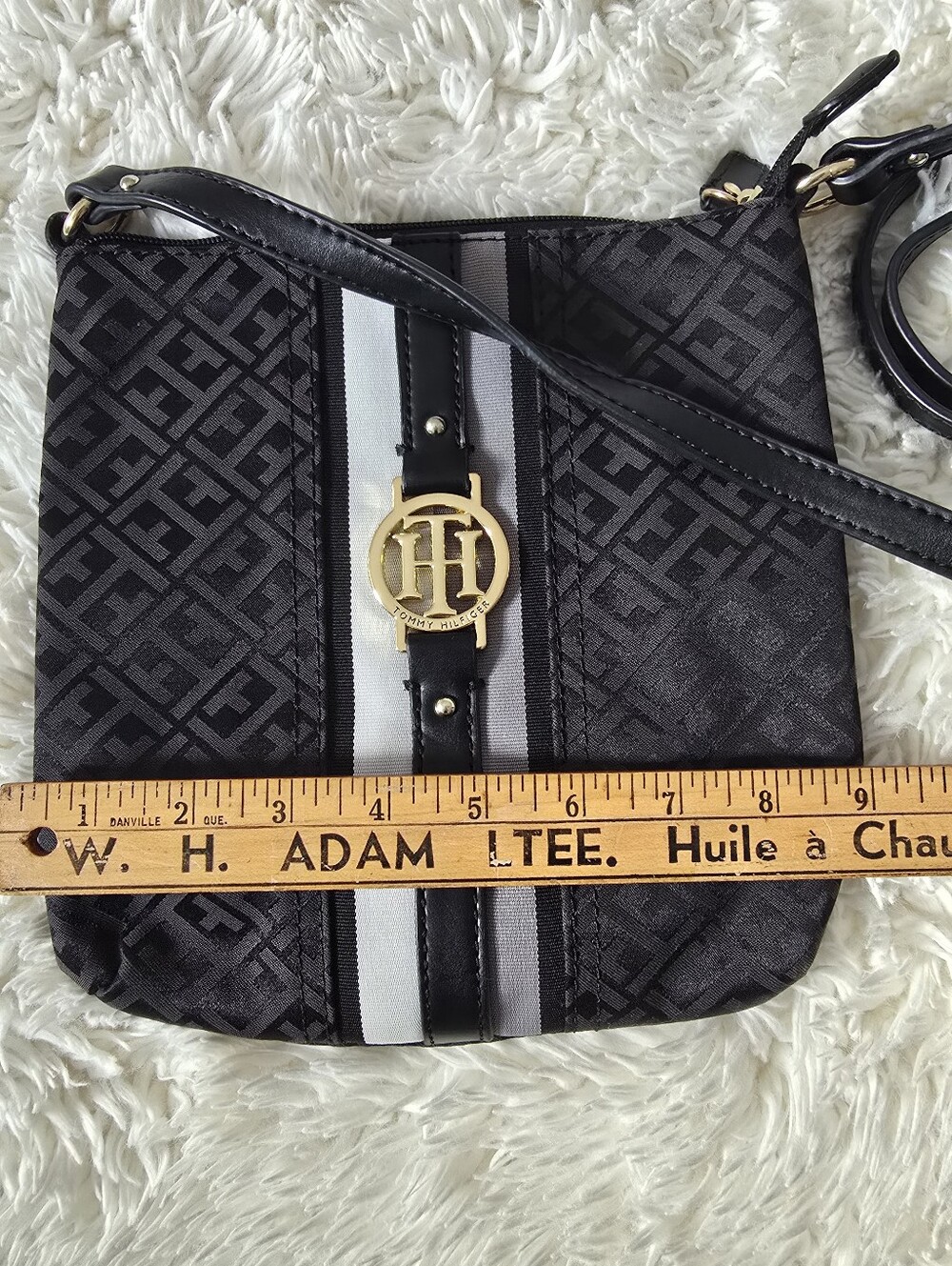 Tommy Hilfiger Crossbody Bag - Picture 8 of 9